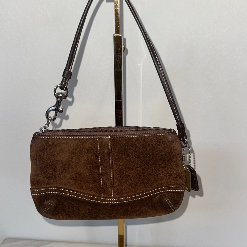 Vintage Coach Brown Wristlet with Plush Suede Finish - Picture 4 of 4